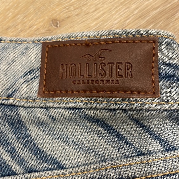 Hollister curvy high rise mom jean 28 (7r) - Picture 7 of 8